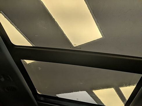 Used 2023 Ford Explorer XLT w/ Equipment Group 202A image 30