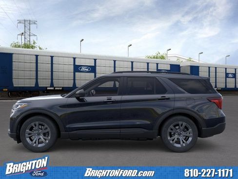 Used 2026 Ford Explorer Active w/ Active Comfort Package AWD/4WD image 2