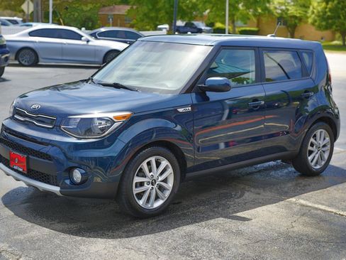 Used 2019 Kia Soul + FWD image 5