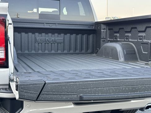 New 2026 GMC Sierra 1500 Denali w/ Denali Reserve Package image 9