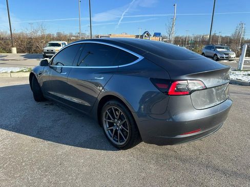Used 2018 Tesla Model 3 Mid Range image 3