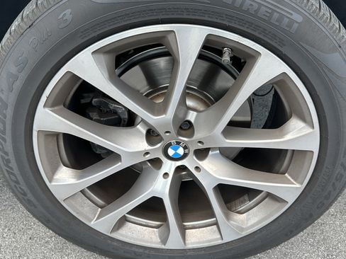 Used 2022 BMW X5 xDrive40i w/ Executive Package AWD/4WD image 13