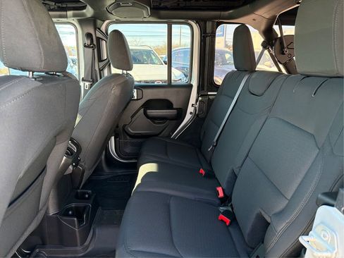 Used 2023 Jeep Wrangler Sport S image 10