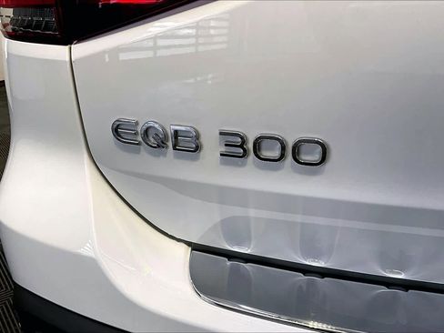 Certified 2023 Mercedes-Benz EQB 300 4MATIC image 31