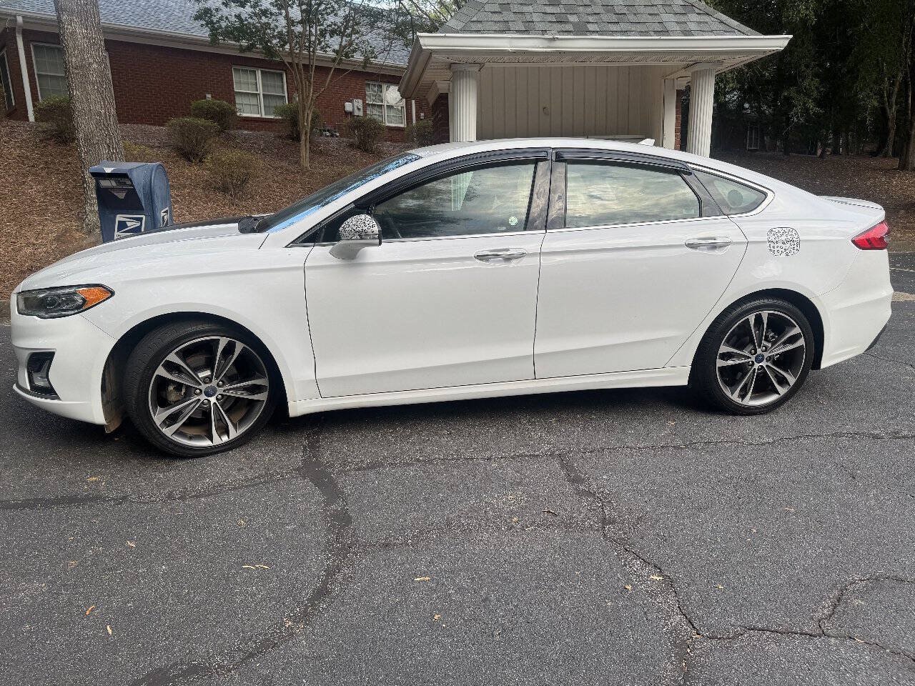 Used 2019 Ford Fusion Titanium AWD/4WD image 3