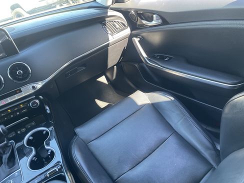Used 2019 Kia Stinger image 14