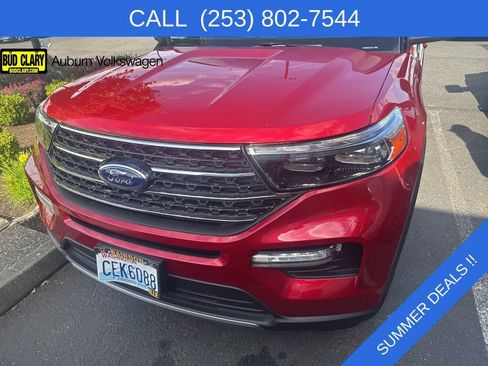 Used 2020 Ford Explorer XLT w/ Equipment Group 202A AWD/4WD image 3