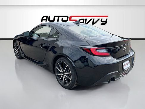 Used 2023 Toyota GR86 w/ ALL Weather Mat Package (TMS) RWD image 5