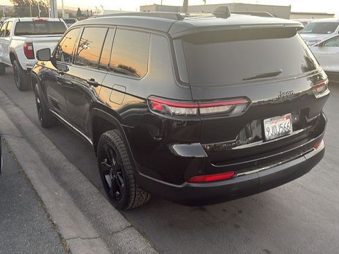 Used 2023 Jeep Grand Cherokee L Laredo image 23