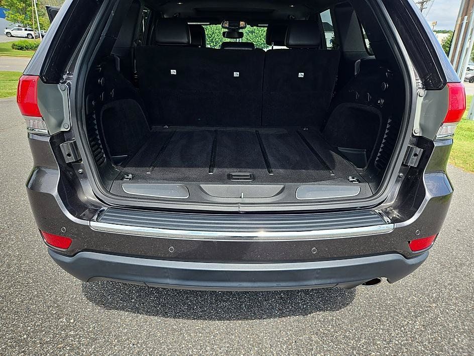 Used 2017 Jeep Grand Cherokee Limited AWD/4WD image 30