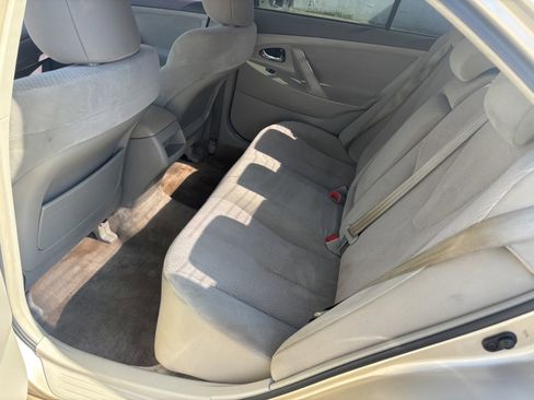 Used 2011 Toyota Camry LE w/ LE Extra-Value Pkg FWD image 8