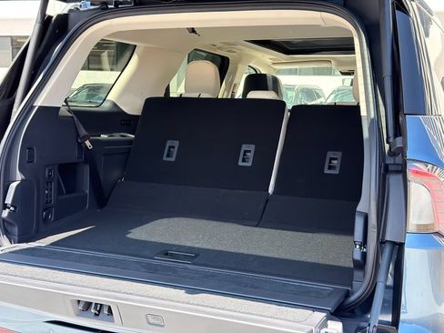 New 2027 Lincoln Navigator Reserve AWD/4WD image 8