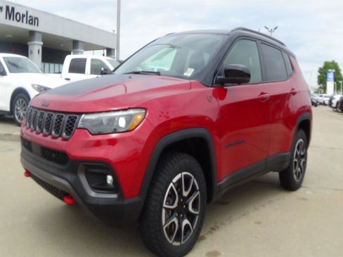 Certified 2024 Jeep Compass Trailhawk w/ Trailhawk Elite Group AWD/4WD image 2