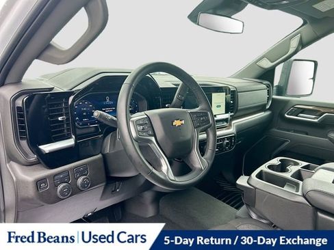 Used 2025 Chevrolet Silverado 2500 LT w/ Convenience Package AWD/4WD image 14