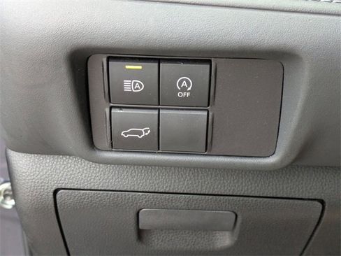 Certified 2023 Toyota Highlander XSE image 17