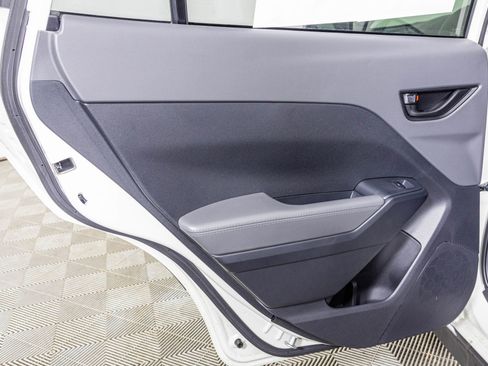 Used 2025 Subaru Crosstrek 2.0i Premium image 38