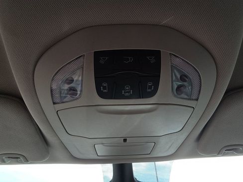 Used 2023 Chrysler Pacifica Touring-L FWD image 24