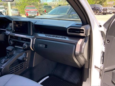 Used 2025 Toyota Tacoma SR5 image 18