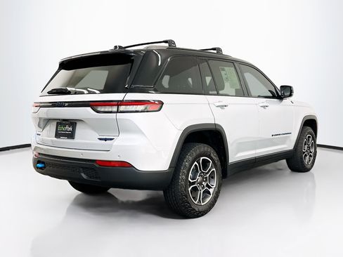 Used 2022 Jeep Grand Cherokee Trailhawk AWD/4WD image 9