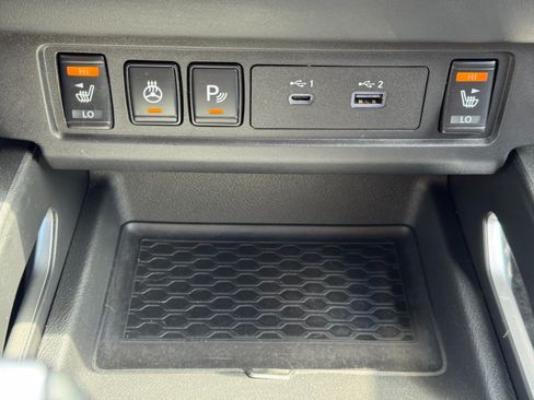 Used 2024 Nissan Frontier SV w/ Technology Package RWD image 26