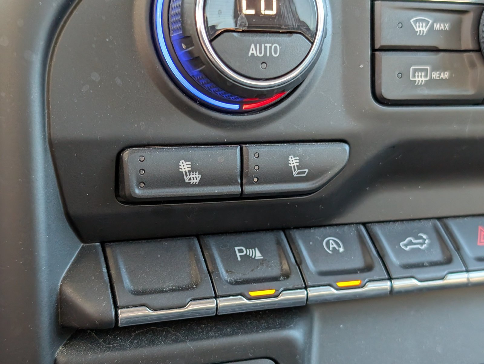 Used 2019 Chevrolet Silverado 1500 LT w/ All-Star Edition AWD/4WD image 18