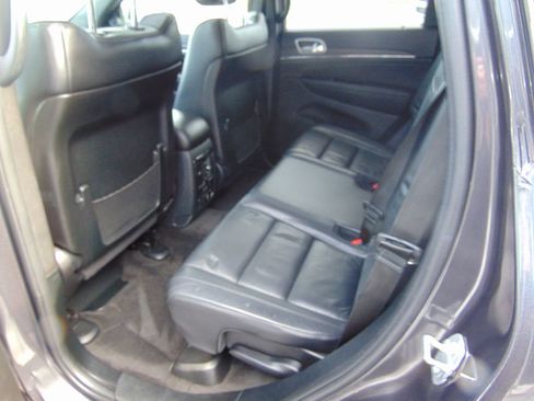 Used 2018 Jeep Grand Cherokee Limited image 3