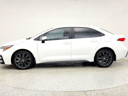 Used 2025 Toyota Corolla SE image 8