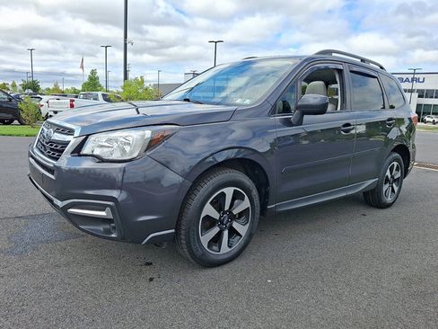 Used 2018 Subaru Forester 2.5i Premium w/ All-Weather Package AWD/4WD image 3