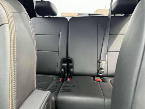 Used 2023 Chevrolet Traverse High Country AWD/4WD image 14