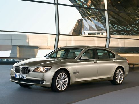 Used 2011 BMW 750Li xDrive image 1
