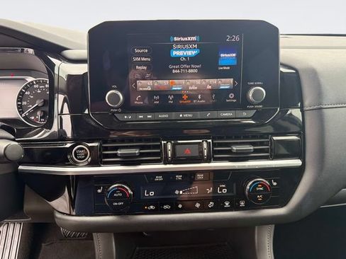 Used 2024 Nissan Pathfinder SV FWD image 29