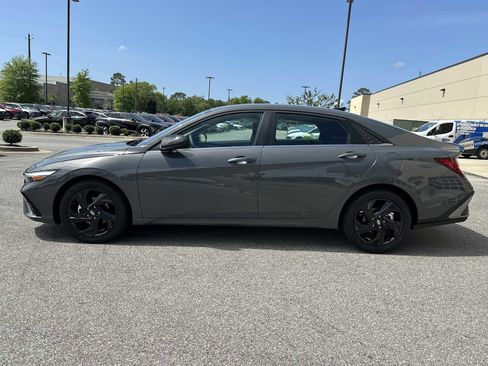 New 2026 Hyundai Elantra SEL Sport Premium FWD image 4