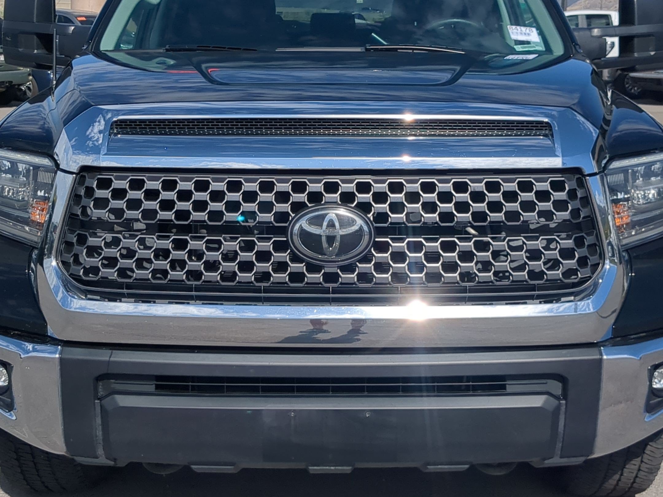 Used 2018 Toyota Tundra SR5 w/ TRD Off Road Package AWD/4WD image 10