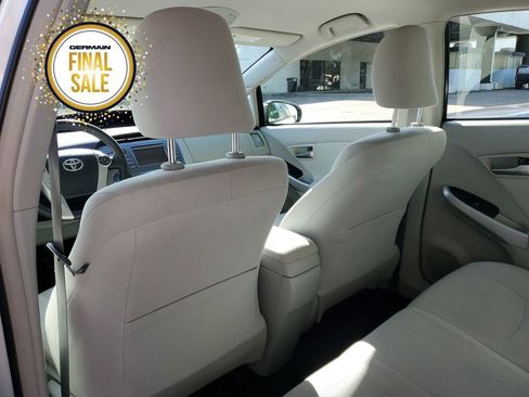 Used 2014 Toyota Prius Two image 18