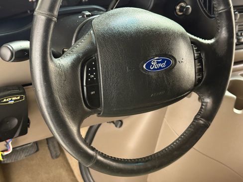 Used 2002 Ford E-350 and Econoline 350 Van image 45