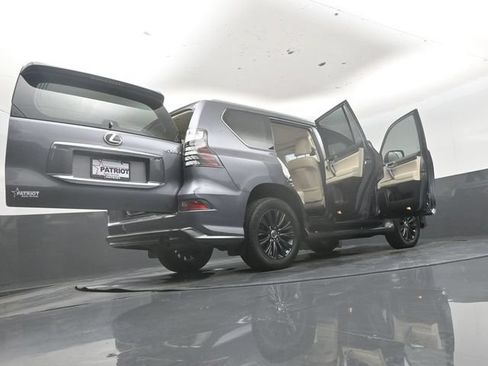 Used 2023 Lexus GX 460 Luxury w/ Sport Design Package AWD/4WD image 56