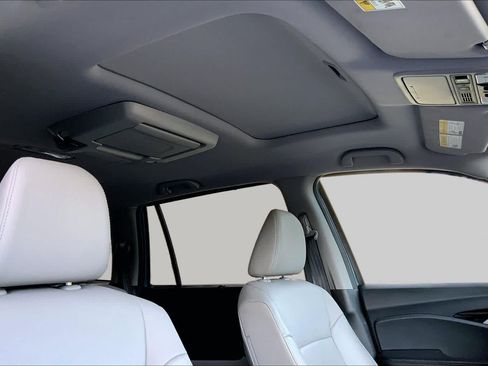 Used 2022 Honda Pilot Touring image 14