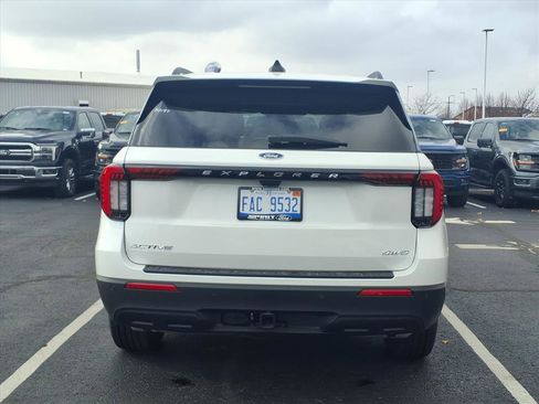 Used 2026 Ford Explorer Active AWD/4WD image 5