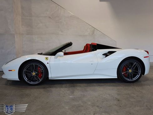 Used 2019 Ferrari 488 Spider image 45