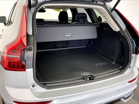 Used 2026 Volvo XC60 B5 Plus w/ Climate Package PRO AWD/4WD image 27