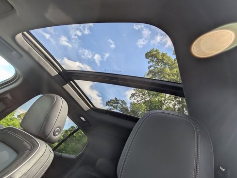 Used 2024 Chevrolet Equinox EV LT w/ Active Safety Package 3 FWD image 15