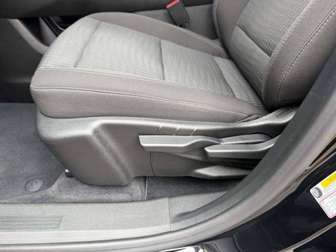 Used 2026 Chevrolet Equinox LT AWD/4WD image 17