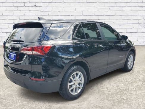 Used 2023 Chevrolet Equinox LS w/ LS Convenience Package FWD image 4