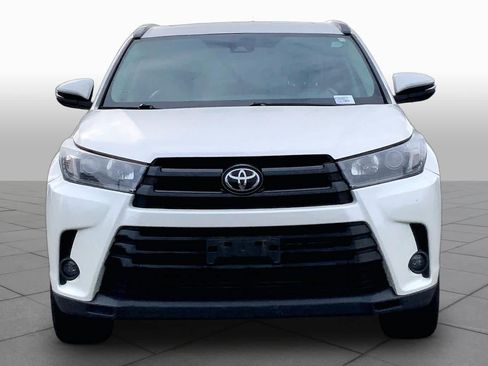 Used 2019 Toyota Highlander SE AWD/4WD image 4