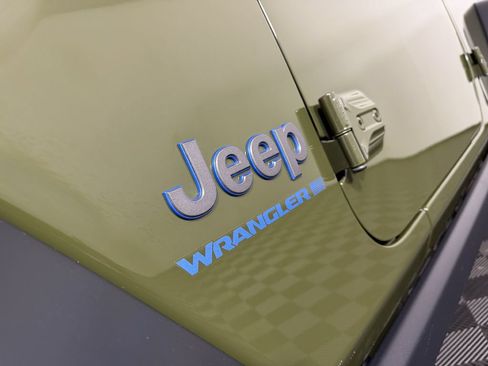 Used 2023 Jeep Wrangler Unlimited w/ Cold Weather Group AWD/4WD image 17