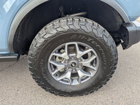 Used 2023 Ford Bronco Badlands image 11