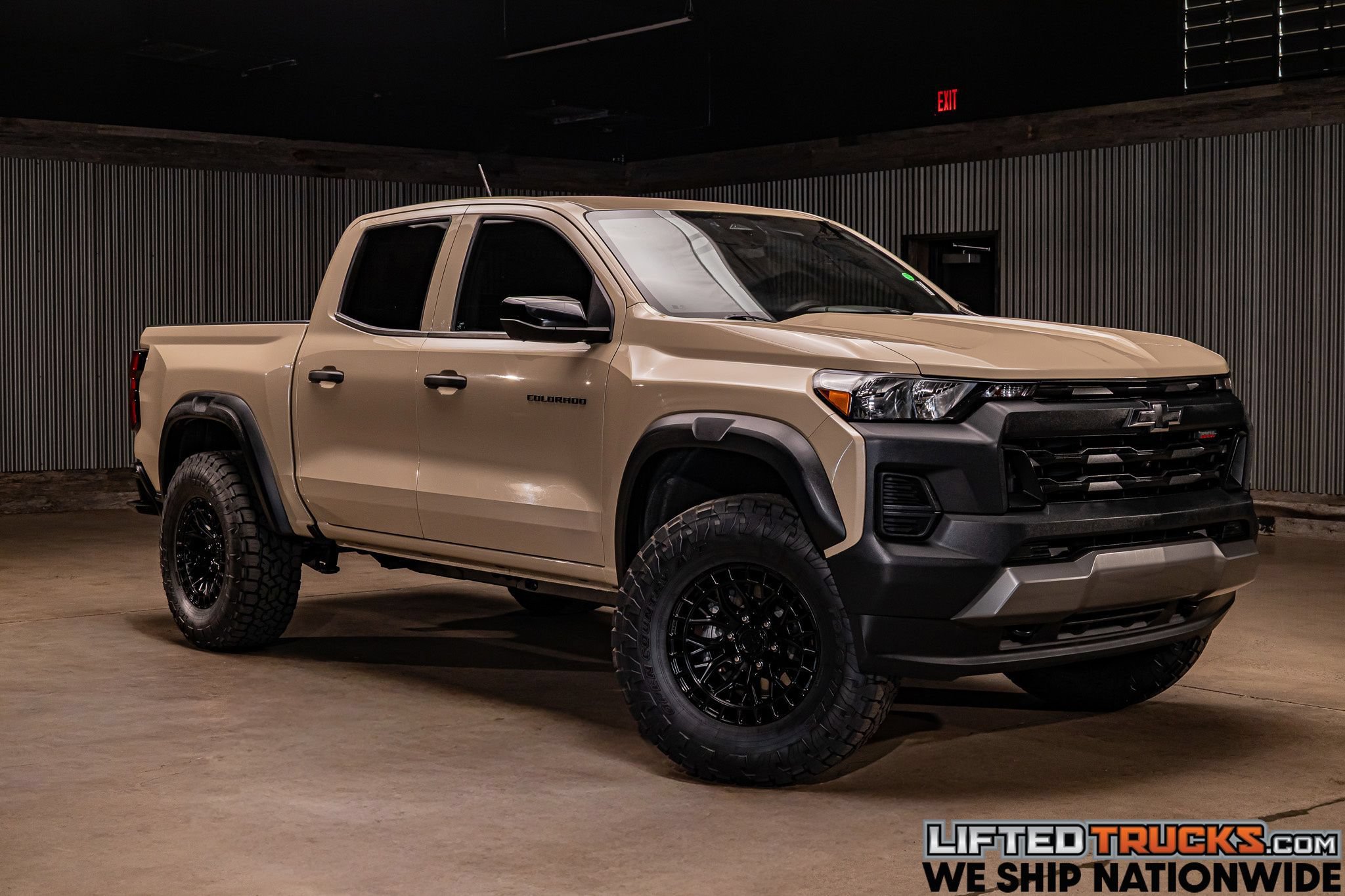 Used 2023 Chevrolet Colorado Trail Boss w/ Technology Package AWD/4WD image 1