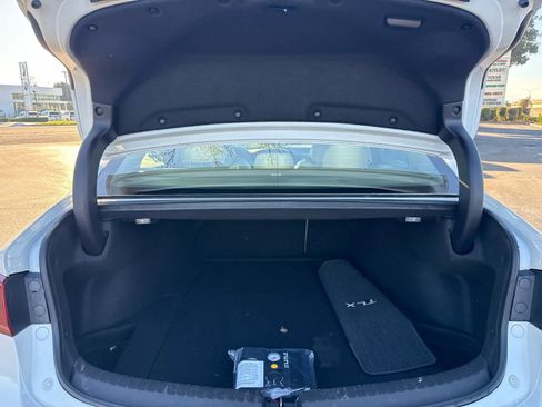 Used 2015 Acura TLX w/ Technology Package image 33