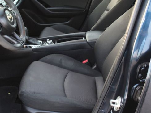 Used 2017 MAZDA MAZDA3 Sport FWD image 16