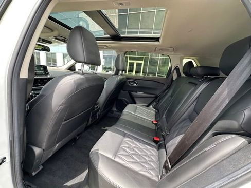 Used 2023 Nissan Rogue Platinum AWD/4WD image 14